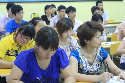 浙江财经大学上城函授站学生上课
