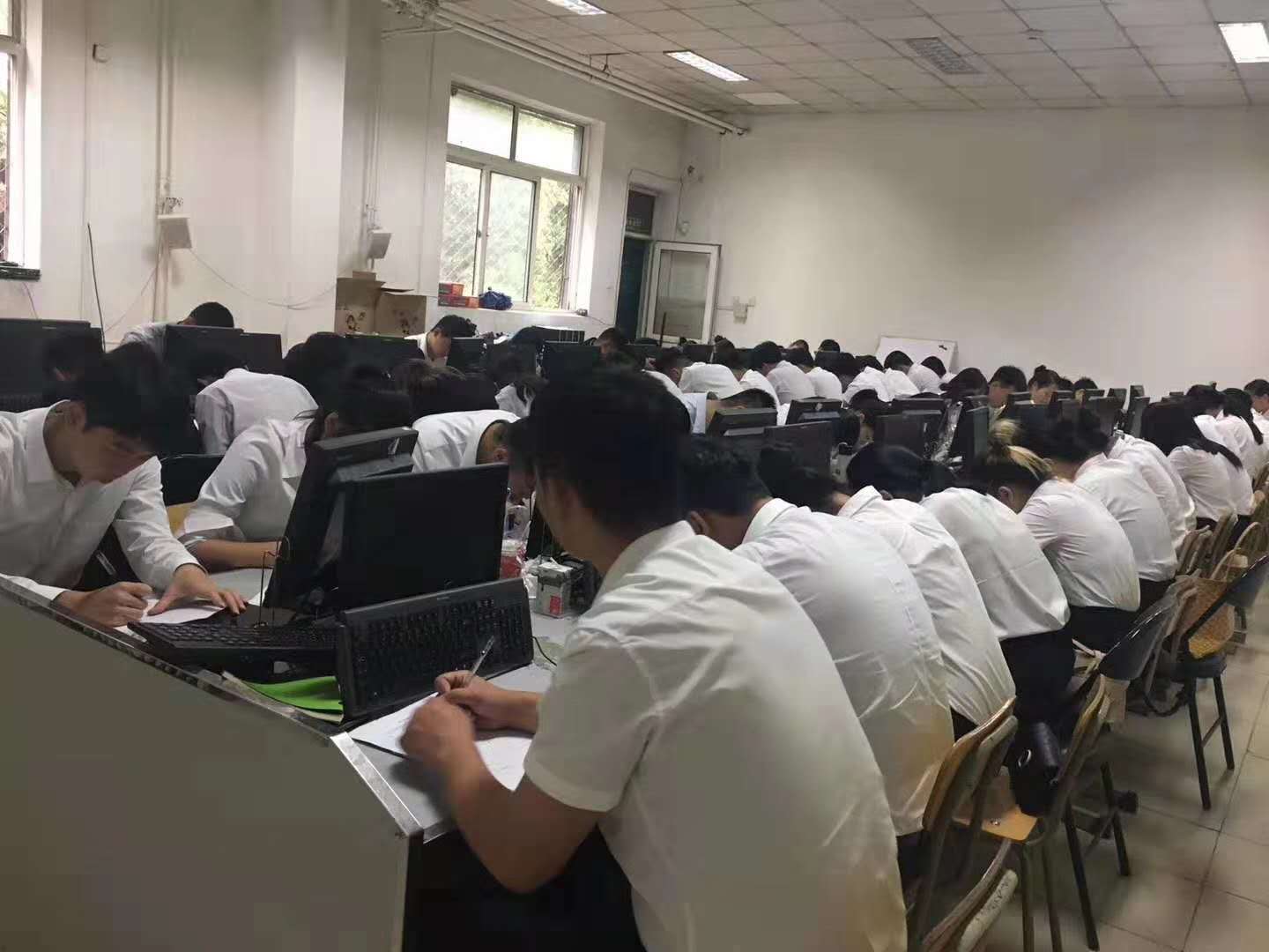学生上课